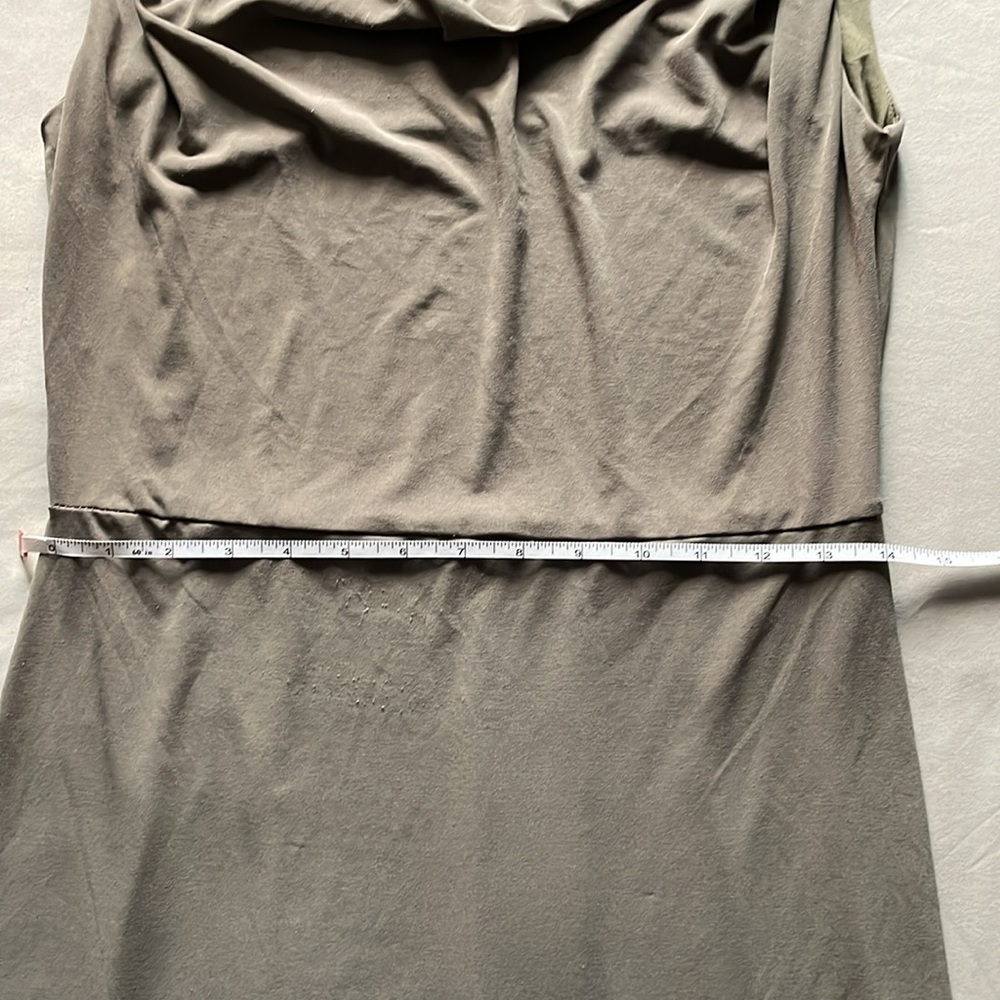 Olive green stretch dress, size medium - Picture 4 of 8